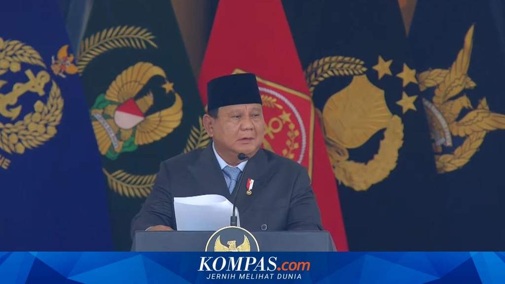 Presiden Prabowo Subianto saat memimpin Upacara Prasetya Perwira TNI-Polri di Istana Merdeka, Jakarta.