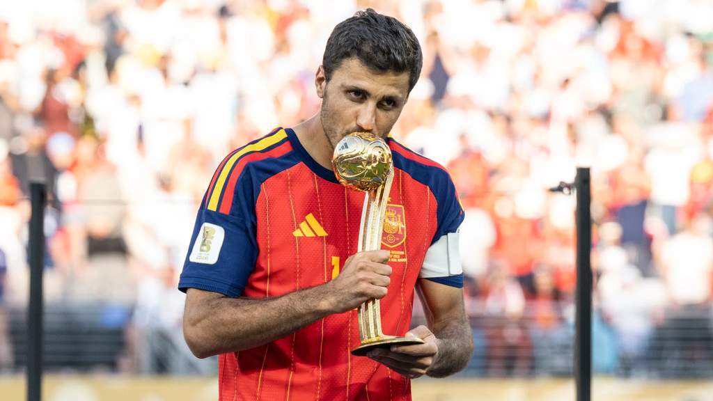 Rodri Bakal Jalani Operasi Punggung, Enzo Maresca Tepis Isu ke Real Madrid
